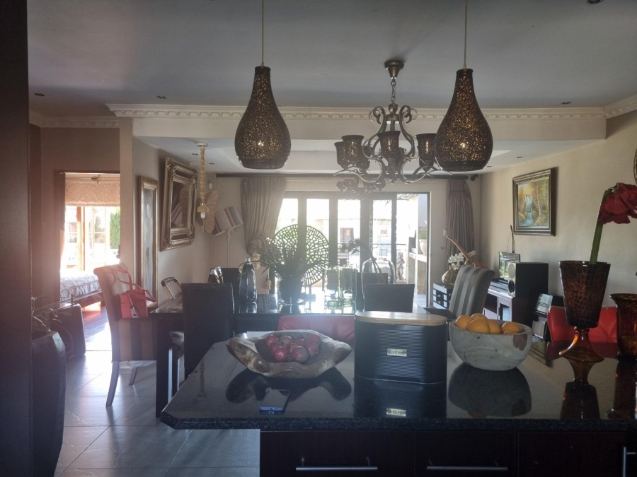 To Let 2 Bedroom Property for Rent in Melodie North West